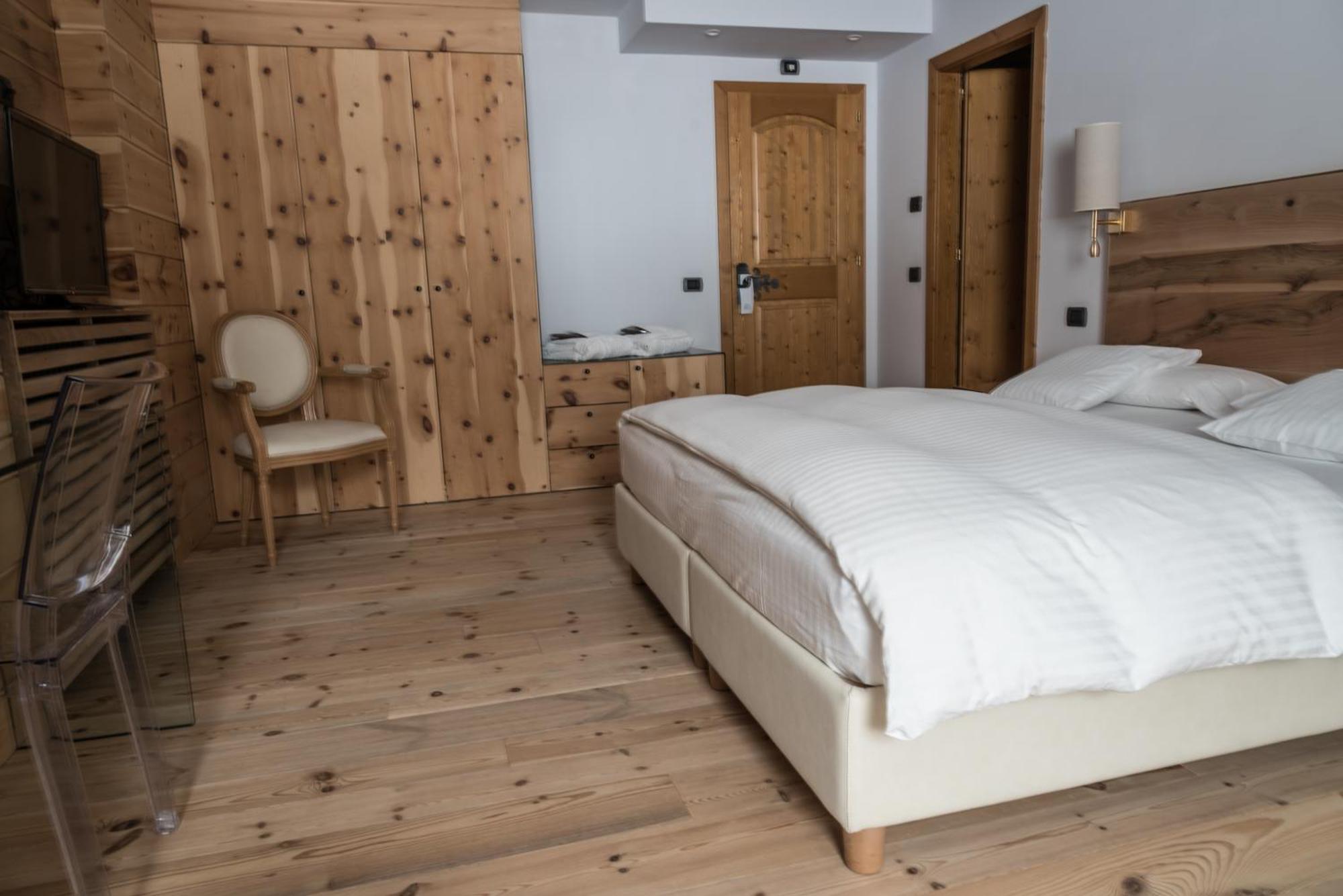 Chalet Laura Lodge Hotel Madonna di Campiglio Exterior photo
