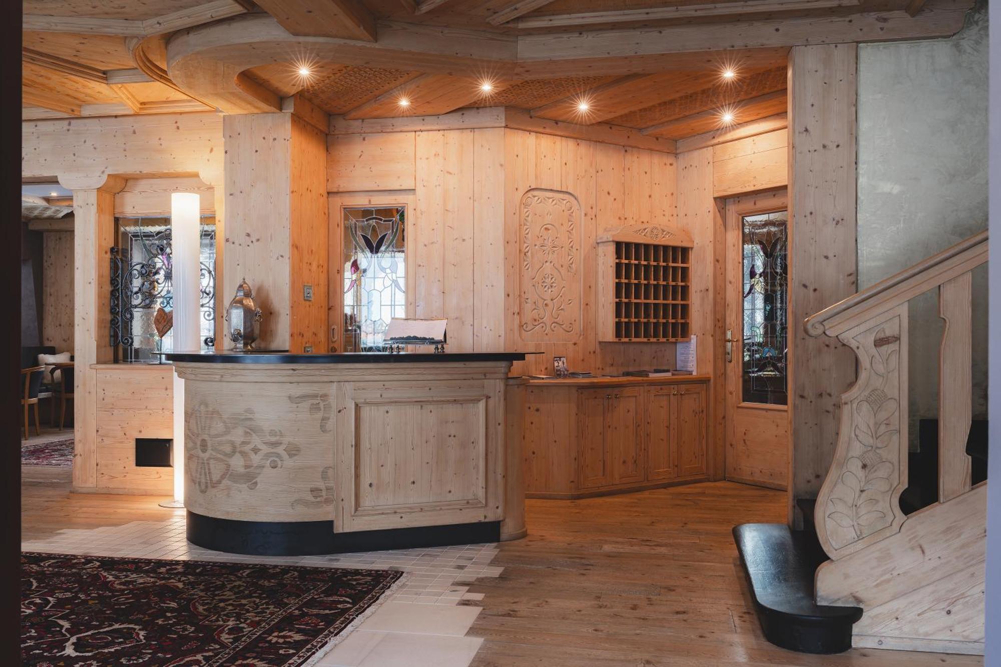 Chalet Laura Lodge Hotel Madonna di Campiglio Exterior photo